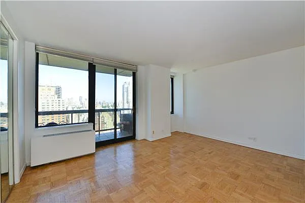 Sold by Century 21 Metropolitan | media 7