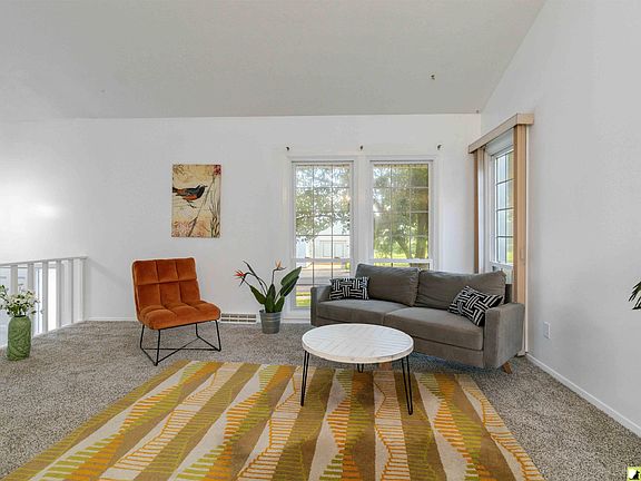 5th image of 802 Galway Cir