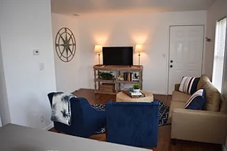 2 bed, 850 sqft, $1,450 — Photo 2