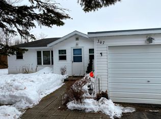 307 Main St S, Clearbrook, MN 56634