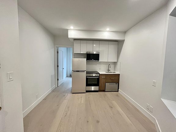 4th image of 66 E 7th St APT 10