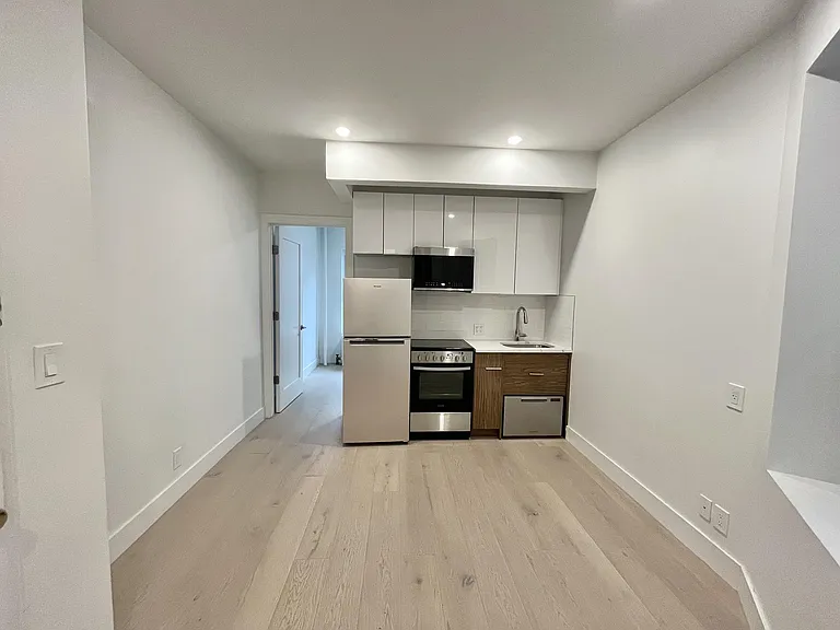 66 E 7th St #10 — Photo 5