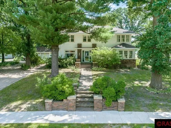 608 N Main St, Blue Earth, MN 56013