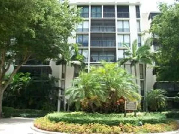 1853 Bridgewood Dr, Boca Raton, FL 33434