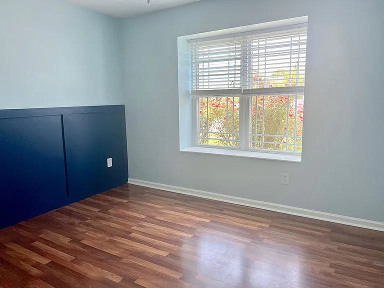 943 Chigwell Rd — Photo 13
