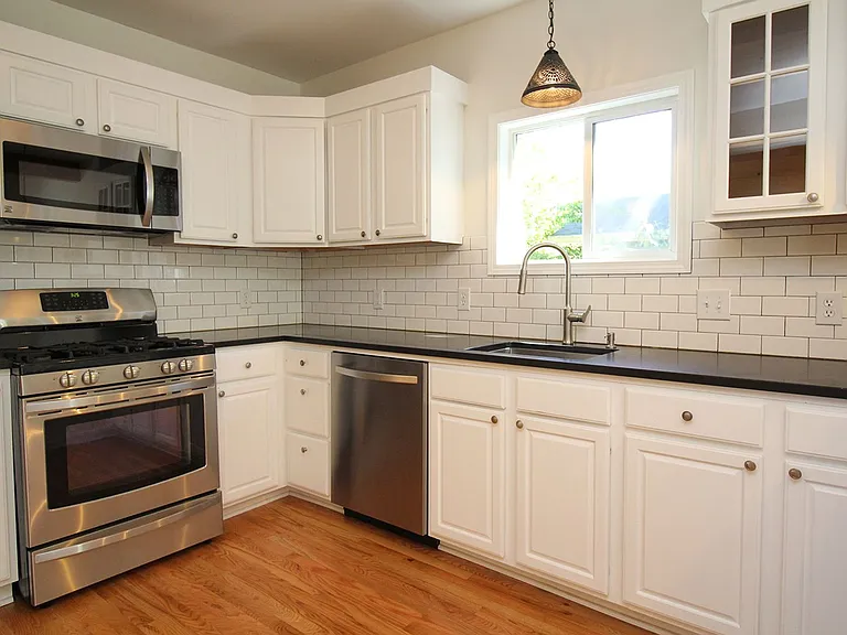 5401 NE 15th Ave — Photo 8