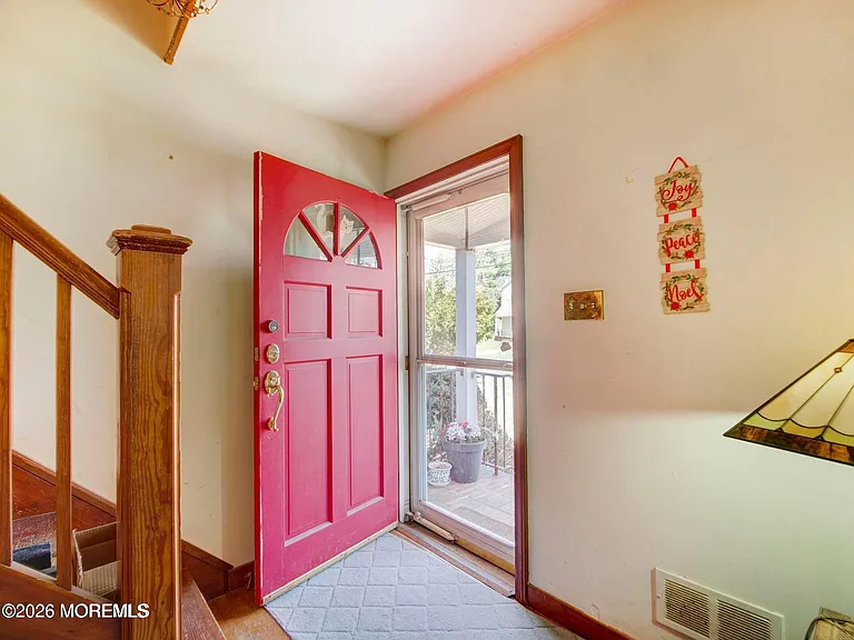 224 Chatham Ave — Photo 5