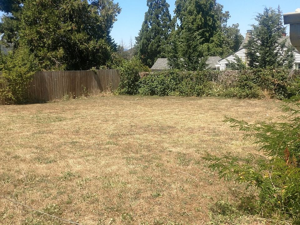 2nd image of 2312 W Crestview Ave