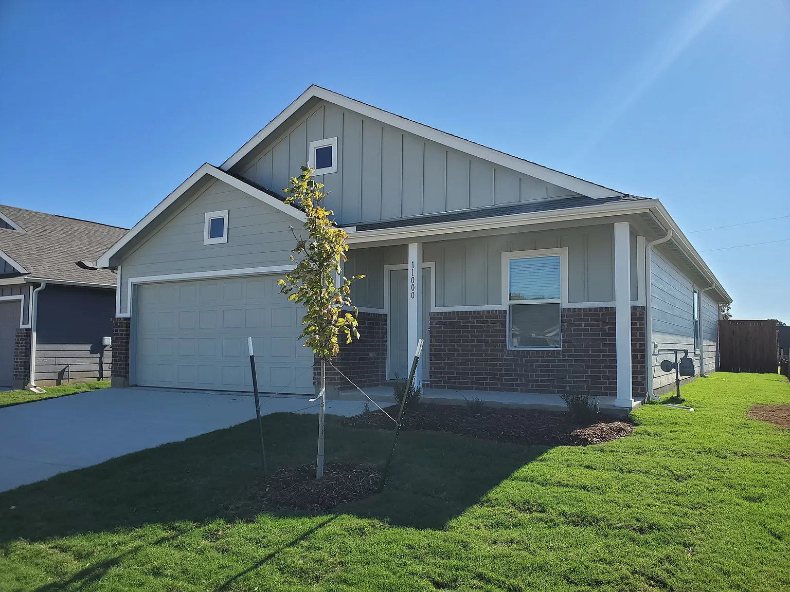 11000 Triple Crown Ct — Photo 2