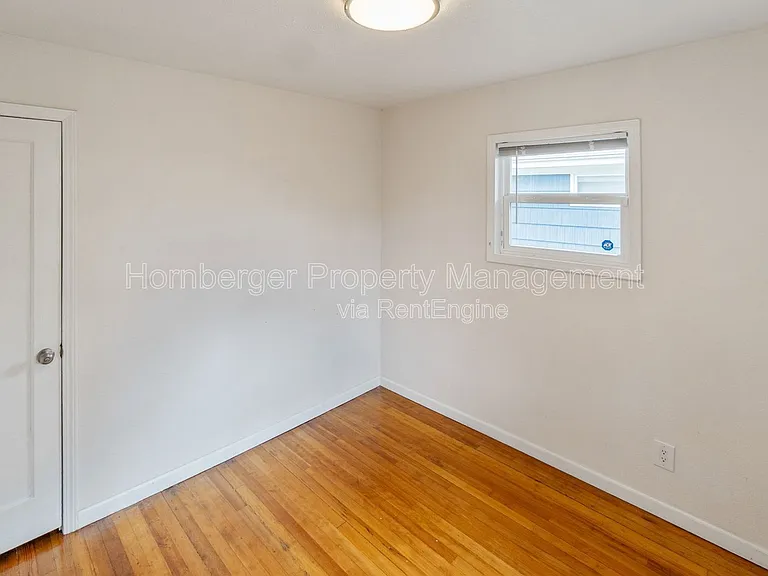 908 E Longfellow Ave — Photo 12