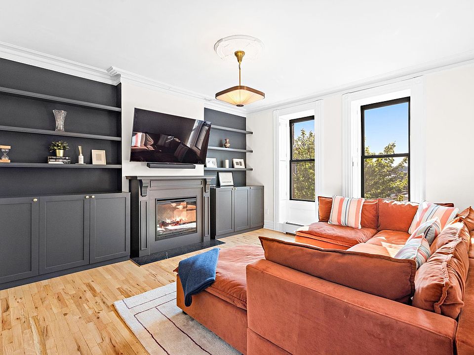1st image of 819 Washington St APT 4