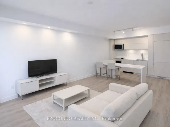 370 Martha St #509, Burlington, ON L7R 2P7