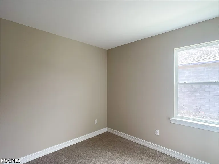 417 Coral Reef Pl — Photo 9