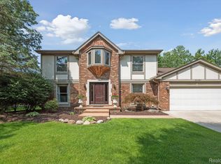 24487 Venice Dr, Novi, MI 48374
