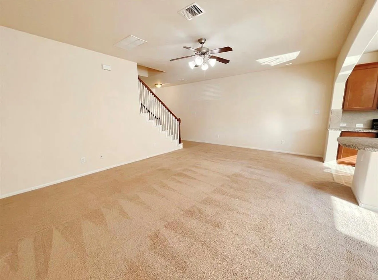 3 bed, 2.5 bath, 1869 sqft, $2,150 — Photo 3