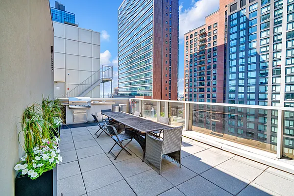 Sold by Nest Seekers International | media 10