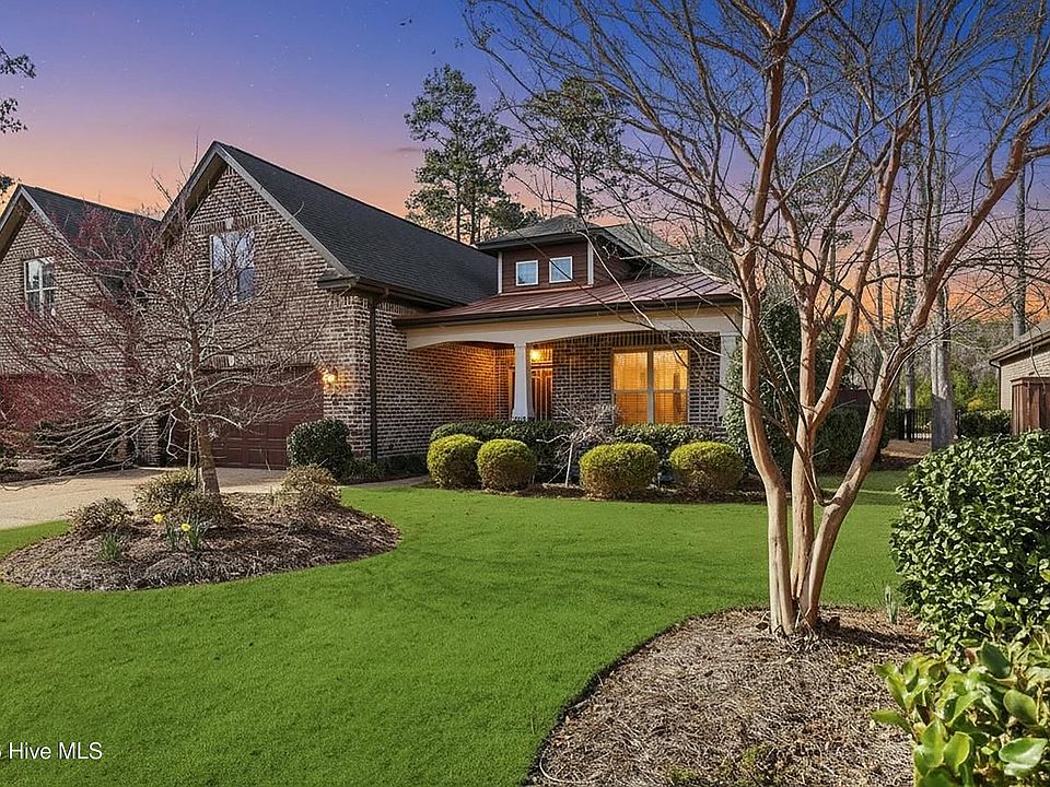 1st image of 653 Jenoa Loop