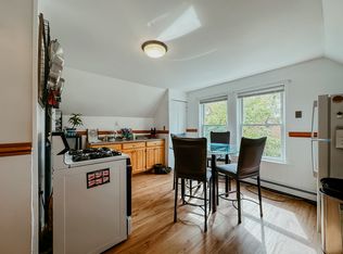 140 W Foster St FLOOR 3, Melrose, MA 02176