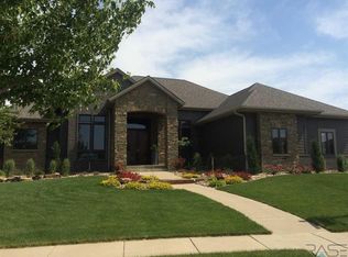 6908 S Hendon Cir, Sioux Falls, SD 57108