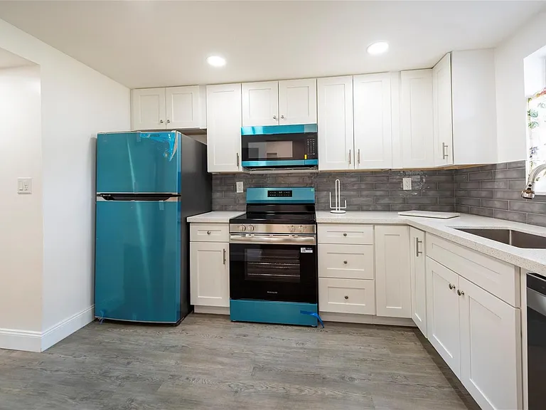 6100 NW 44th St #302 — Photo 1