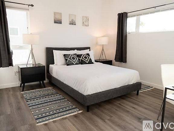5th image of 10815 Peach Grove St #1