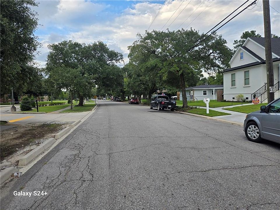 2nd image of 4600 Mirabeau Ave