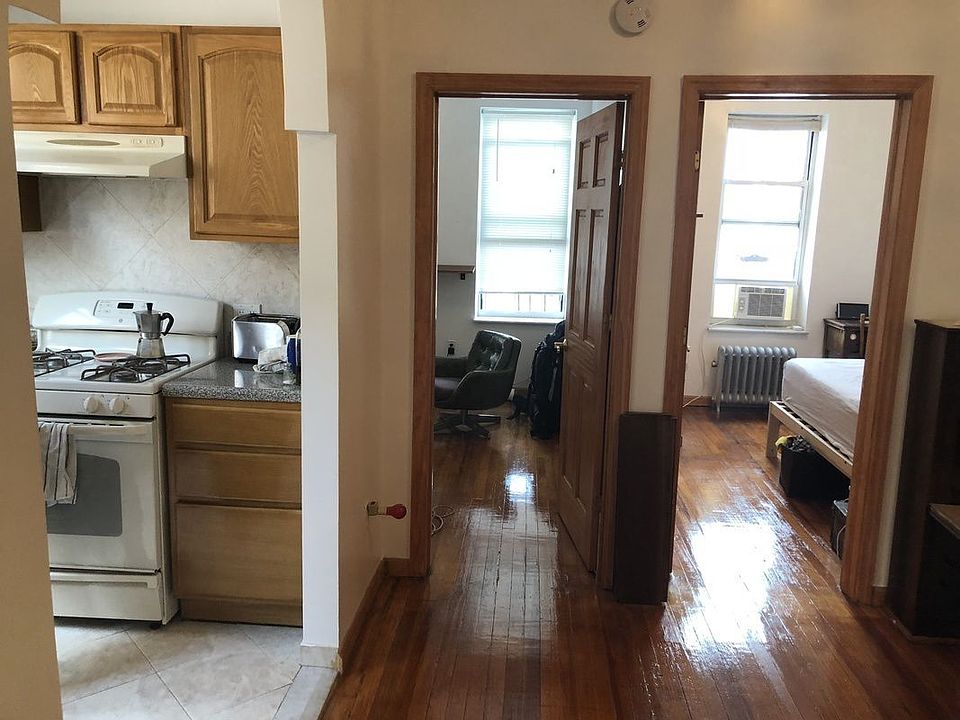 1st image of 3084 37th St