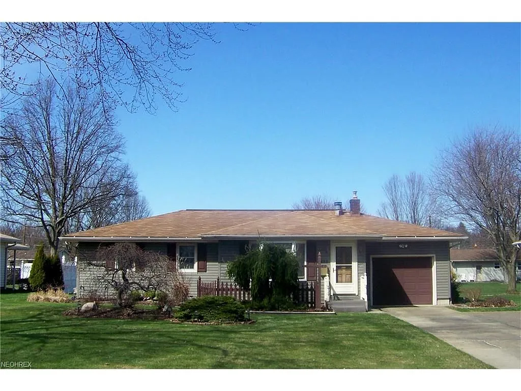 4638 Pinegrove Ave photo 1