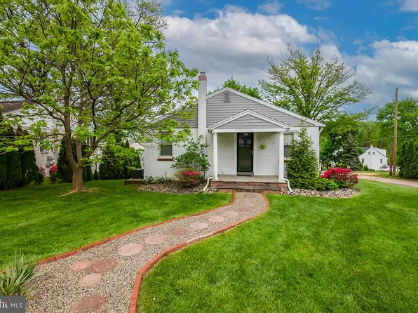 18 Clearfield Ave, Eagleville, PA 19403