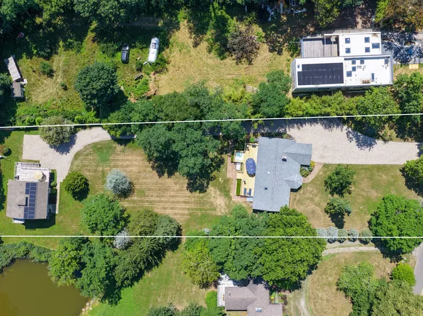 64 N Midway Rd, Shelter Island, NY 11964