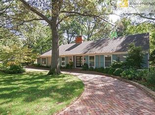 2601 W 98th St, Leawood, KS 66206