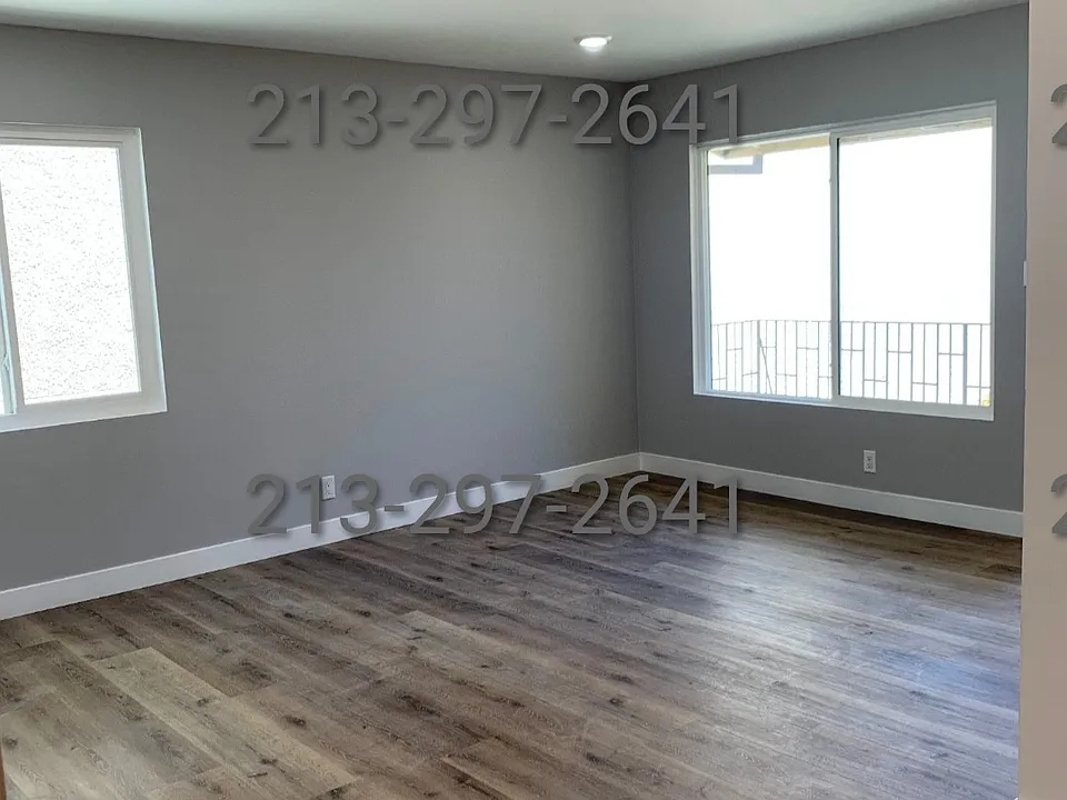 1429 N Kenmore Ave #8