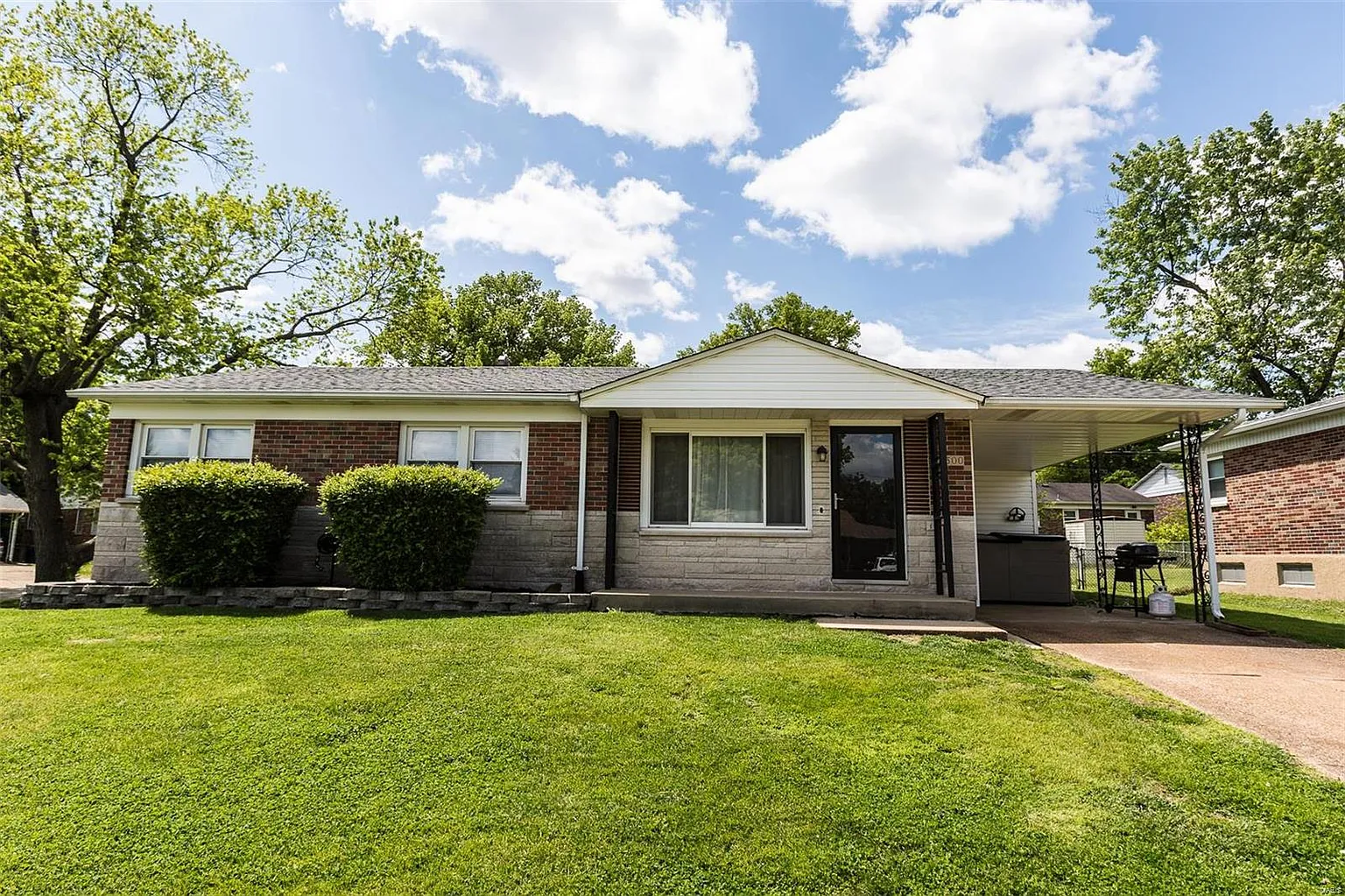 4500 Canoe Dr photo 1