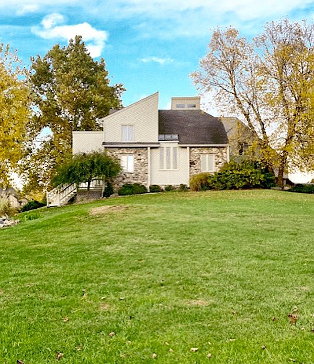 1st image of 2454 E Hill Dr