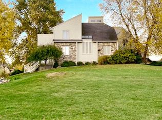 2454 E Hill Dr, Greenfield, IN