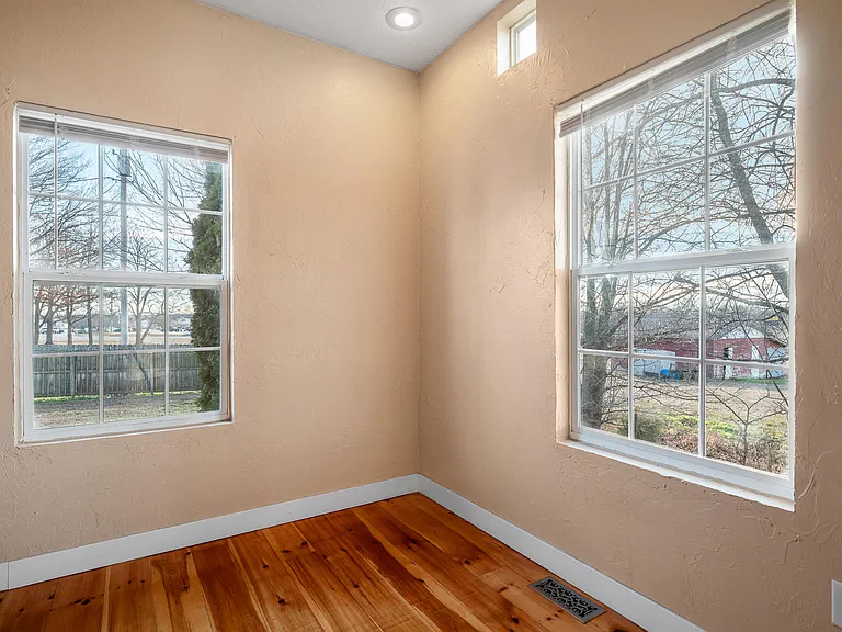1543 S Tuscany Ct — Photo 16