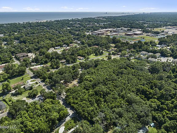 4th image of 649 Tegarden Rd