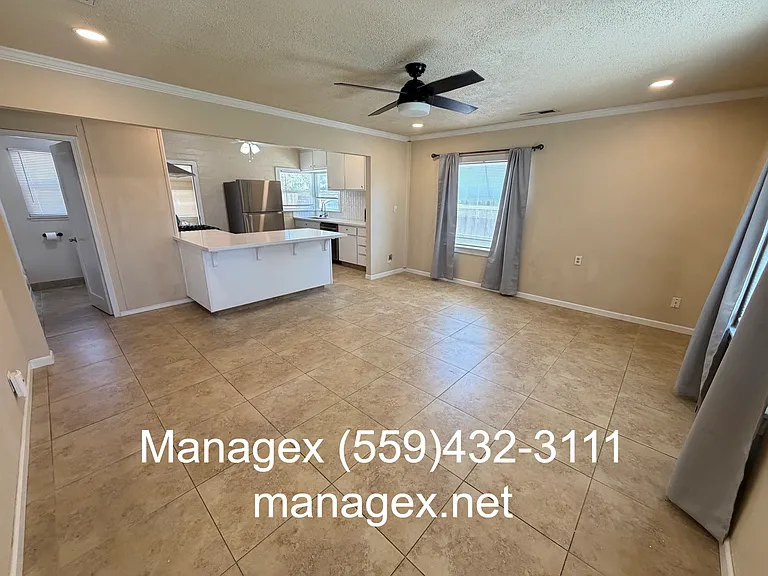 335 Oxford Ave — Photo 3
