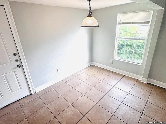 563 N San Horacio Ave — Photo 13