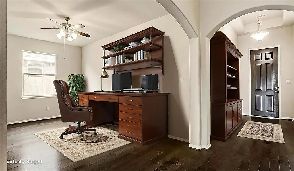 4 bed, 3.0 bath, 2698 sqft, $2,700 — Photo 3
