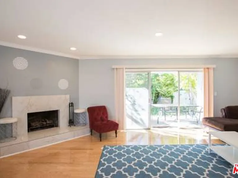 5049 Serrania Ave — Photo 13