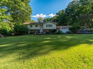 12 Melon Patch Ln, Monroe, CT 06468