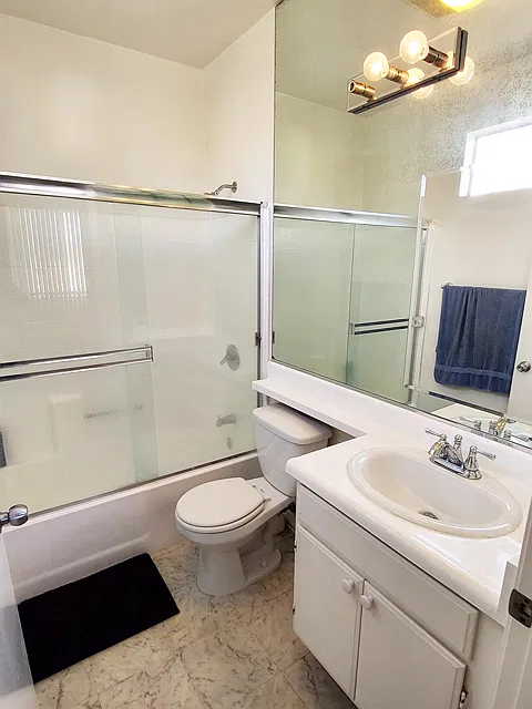 2 bed, 700 sqft, $1,300 — Photo 4