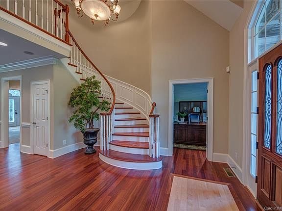 2nd image of 3668 Saint Andrews Ln
