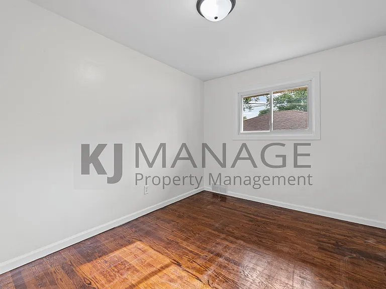 8417 Colonial Ln — Photo 14