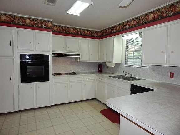 3rd image of 2379 Mimosa St