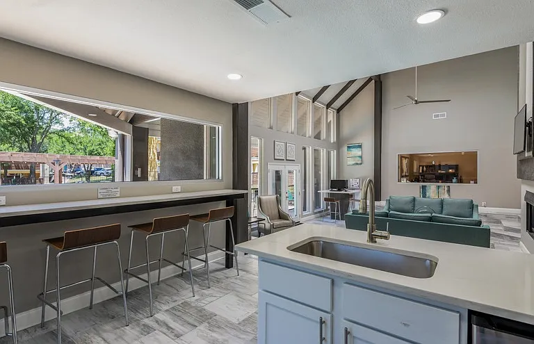 Flintridge Apartment Homes — Photo 21