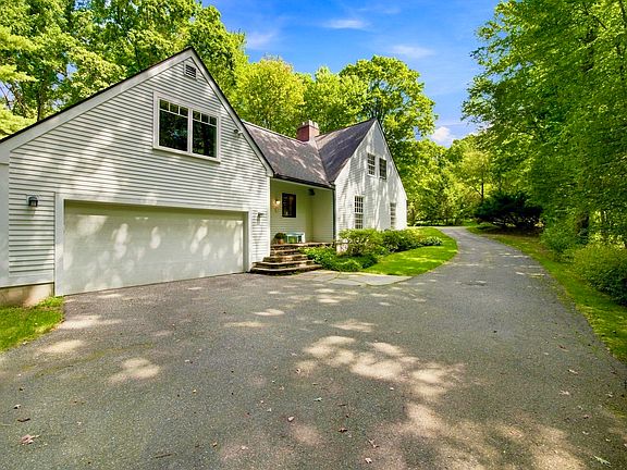 2nd image of 67 Woodlot Rd