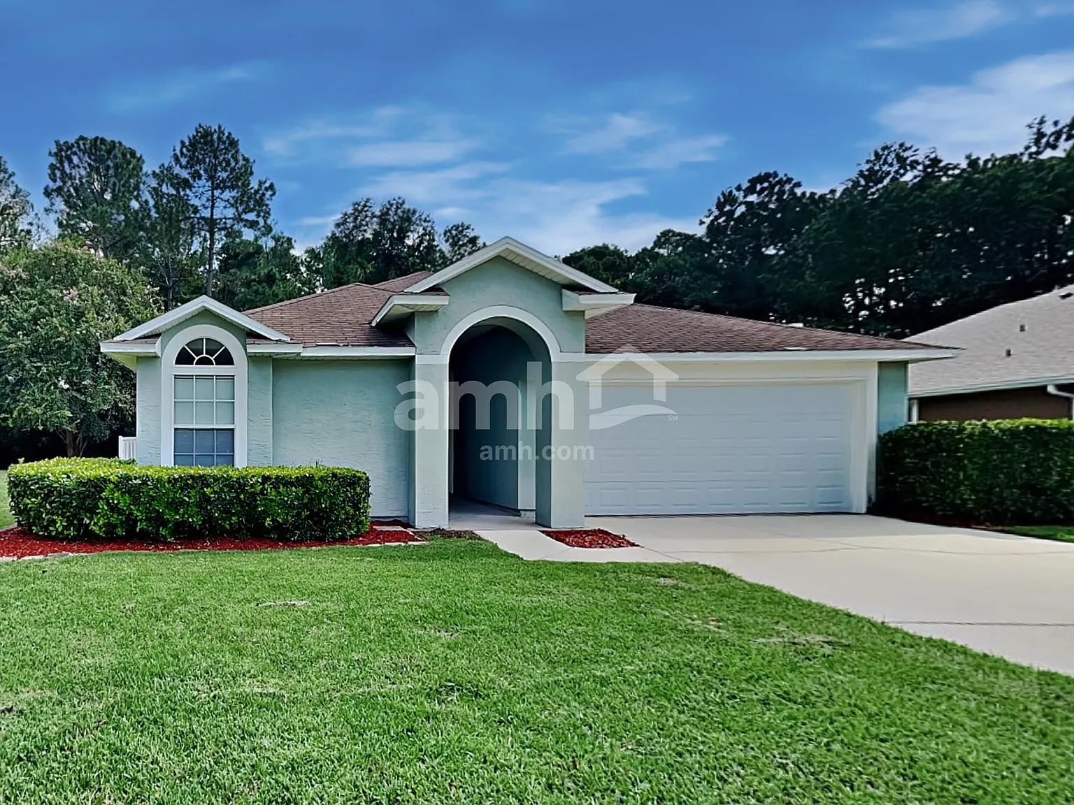 3 bed, 2.0 bath, 1644 sqft, $2,360 — Photo 1