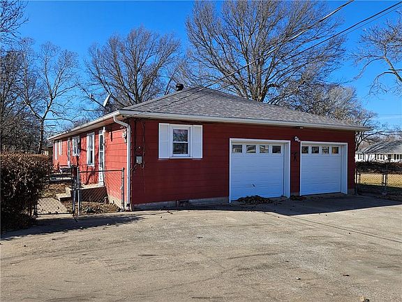 2nd image of 509 E 10th St